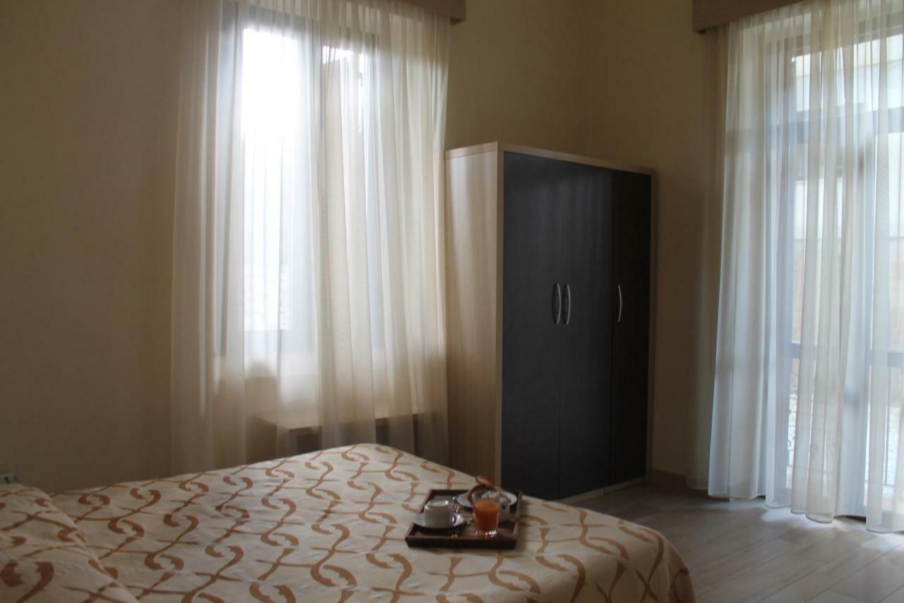 Hotel Virginia Marina di Massa Extérieur photo